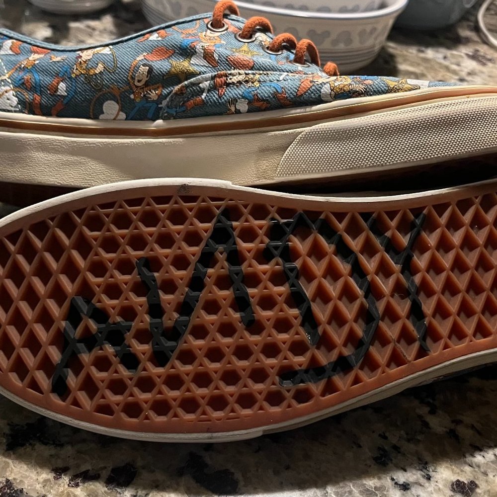 Size 10.5Mens/12Womens Toy Story Woody Vans Classics